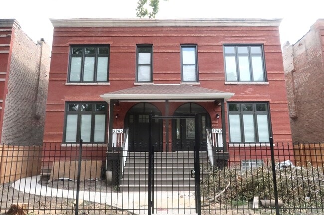 Building Photo - 3249 W Pierce Ave Unit 2 Rental