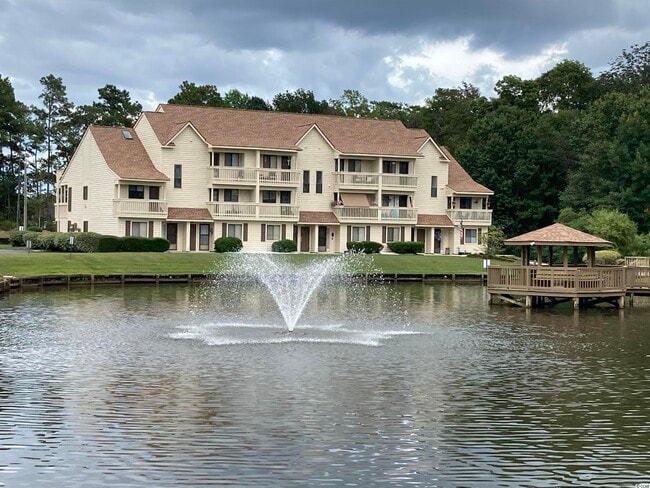 Sparkling water pool - 510 Fairwood Lakes Dr Unit 12E