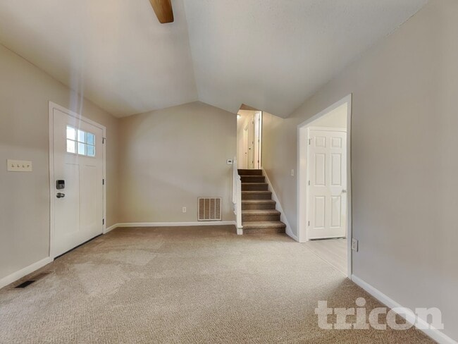 Photo - 48 Sumer Ln S