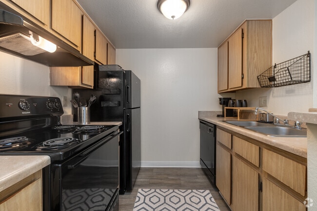 Mesquite: 1BR, 1BA - 580SF - Kitchen