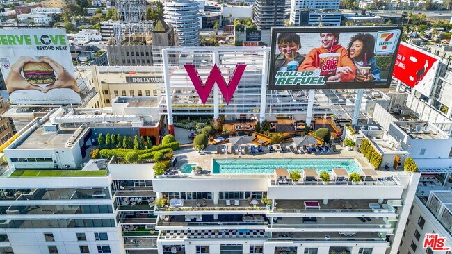 Building Photo - 6250 Hollywood Blvd Unit 6F Rental