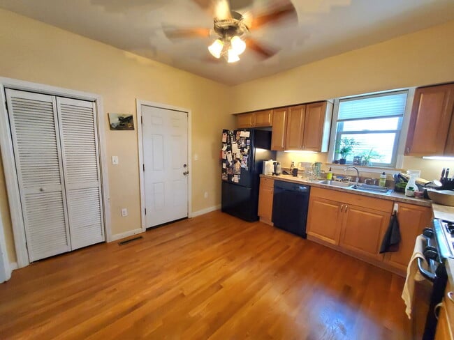 Photo - 72 Marshall St Unit U72