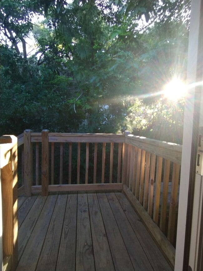 Photo - 506 W Marina Dr