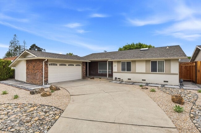 Building Photo - Move-In Ready Blossom Hill Gem – New Bathrooms and many upgrades!