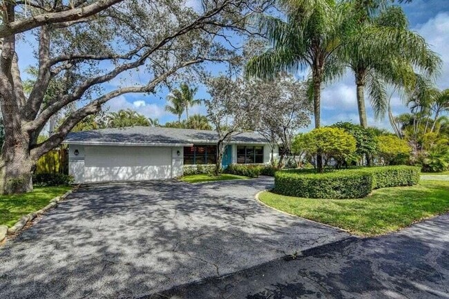 Photo - 115 NE 18th St