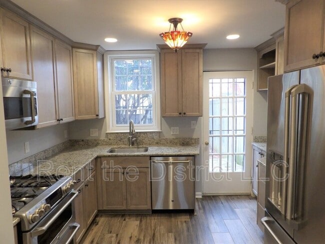 Building Photo - 231 14th St NE