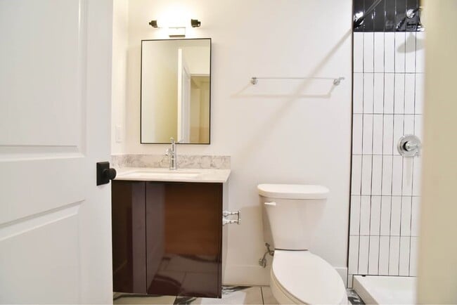 Photo - 30 W Broad St