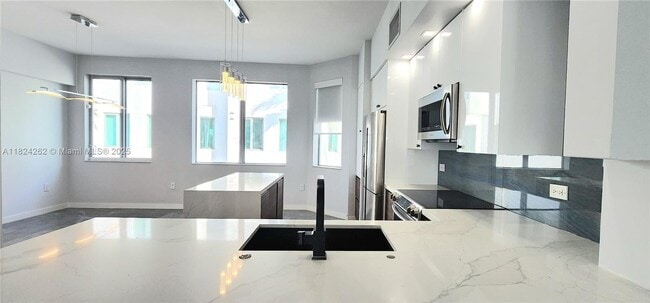 Photo - 2146 Van Buren St