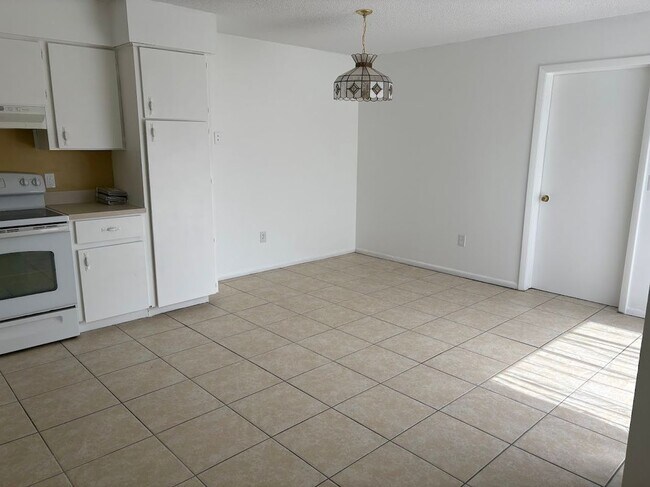 Photo - 7467 Mead Dr