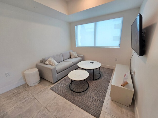 Building Photo - 190 SW 8th St Unit SI ID1514885P