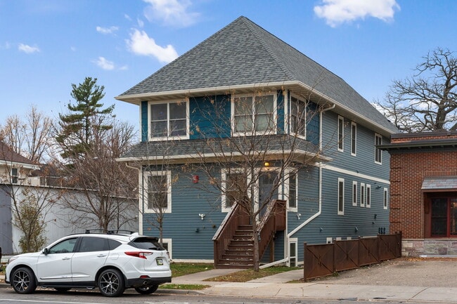 Photo - 4406-1 Nicollet Ave Unidad 1