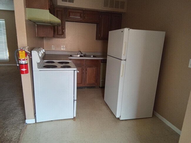 Photo - 102 Edwards Apt 27 St