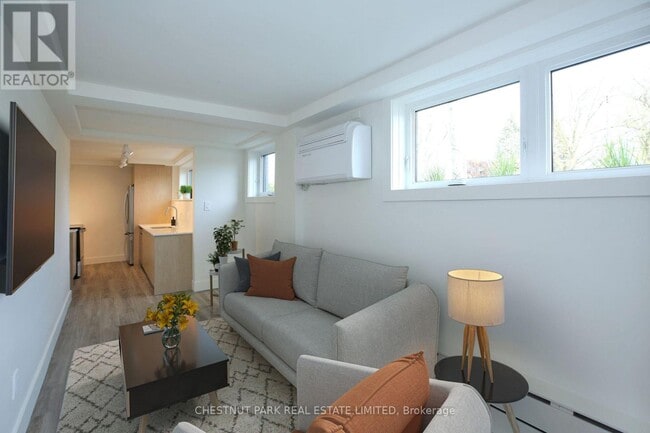 Photo - 1450 Avenue Rd Unité 1