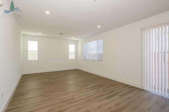 Photo - 2824 Wrangell St