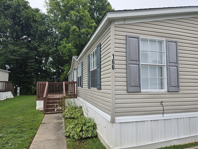 Building Photo - 166 Lynnwood Cir