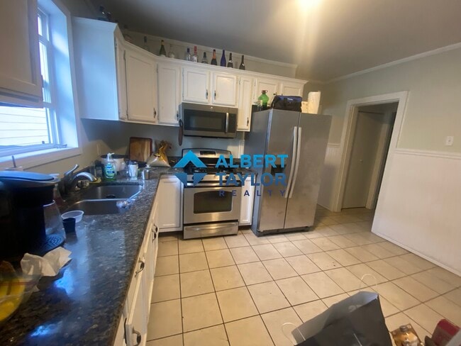 Photo - 10 Evergreen Ave Unidad uni2 4-bed 1-bath