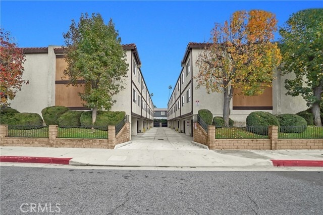 Building Photo - 1712 S 6th St