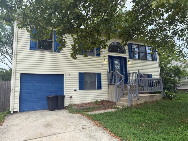 Photo - 198 Village Dr