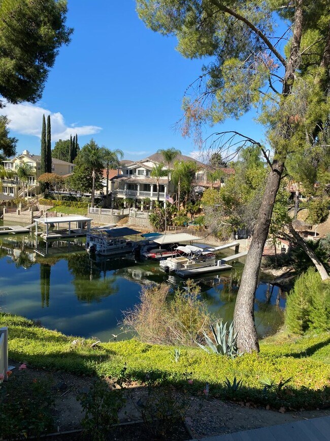 24311 Canyon Lake Dr N
