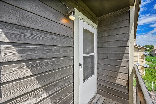 Photo - TOP FLOOR 2 bed/1 bath Condo in Convenient Location! Unit D