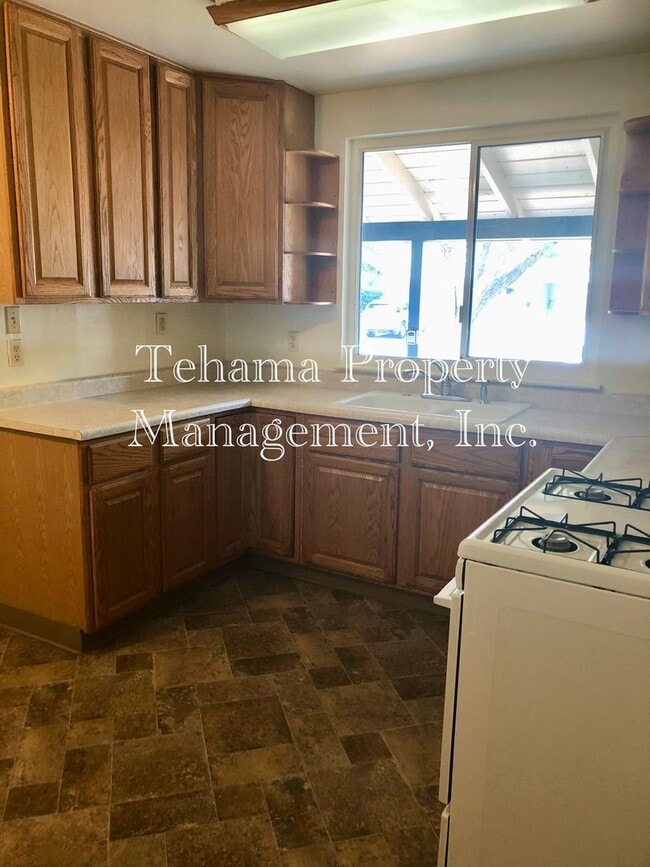 Photo - 4 bedroom 2 bathroom downtown Red Bluff home