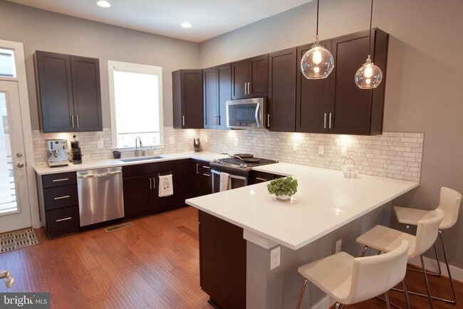 Photo - 2103 Richmond Hwy Townhome