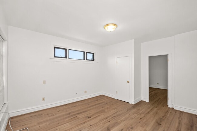 6144 S Indiana Ave Unit 3R