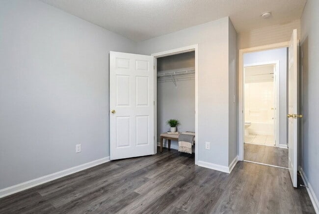 Photo - 385 Brookview Dr