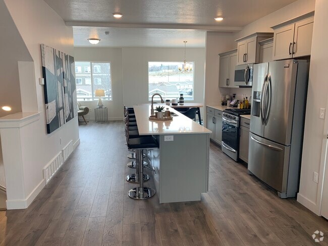 Building Photo - 533 W 1430 S Rental