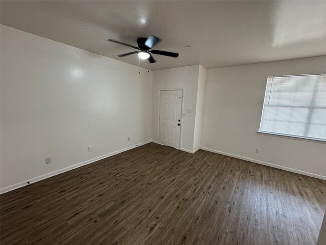 Building Photo - 8256 Leonora St Unit 3