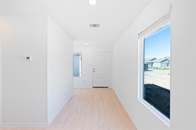 Photo - 241 Kings Row Ln