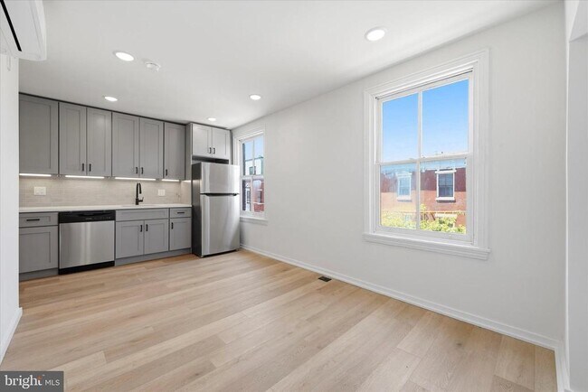 Photo - 627 N 16th St Unit 301