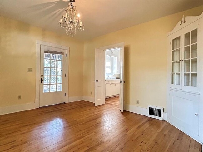 Photo - 1055 Pollard Ave