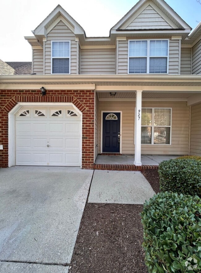Building Photo - 927 Hunley Dr Rental