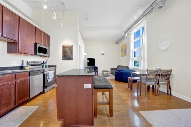 Photo - 4131 W Belmont Ave Unit 301