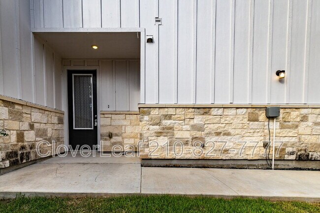 Photo - 272 Sapphire Dr