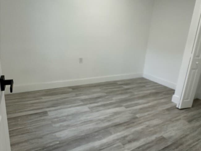 Photo - 901 NW 46th St
