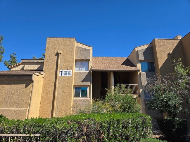 Building Photo - 1 Bed 1 Bath Spacious Apartment Unit 3006