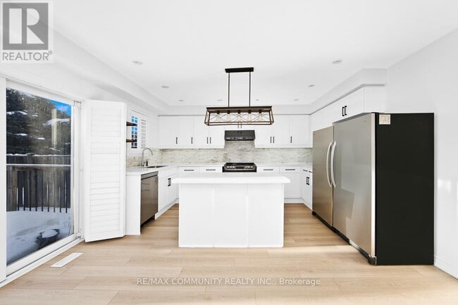 Photo - 20 McNicol Crescent