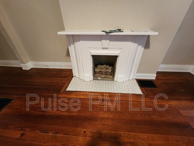 Photo - 1539 St Clair St Unit 1