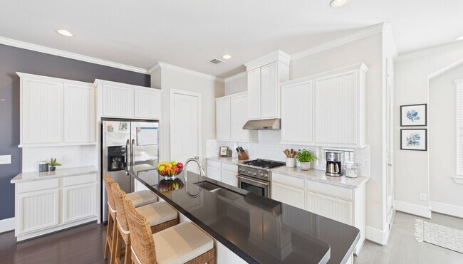 Photo - 2724 Rutland St