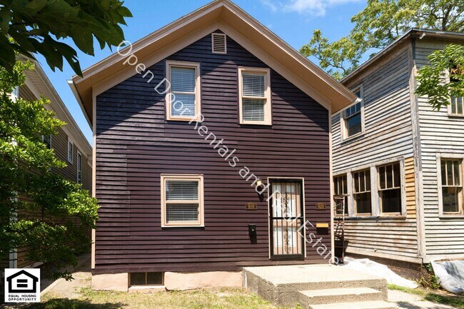 Building Photo - 920 W Jefferson Blvd Unit 918 W Jefferson Blvd Rental