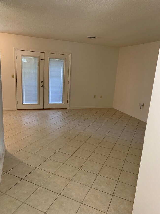 Photo - 403 S Delaware St