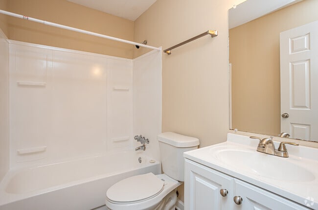 2BR, 2BA Large - 1,050SF