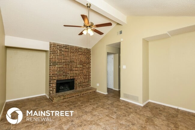 Photo - 6407 Woods Edge Dr
