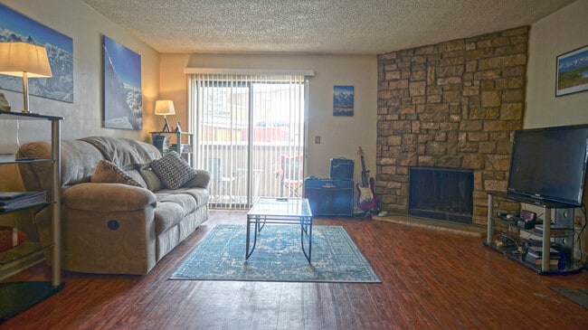 Photo - 3-6 Month short term lease options