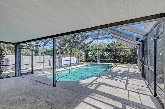 Photo - 2545 Venice Dr