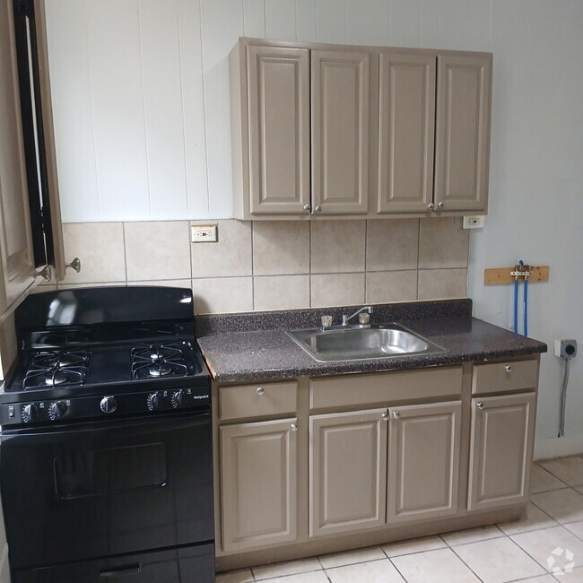 Building Photo - 1013 W Ontario St Unit 1st Fl Rental