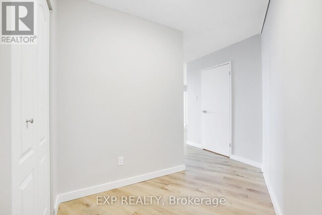 Photo - 1380 Prince of Wales Dr