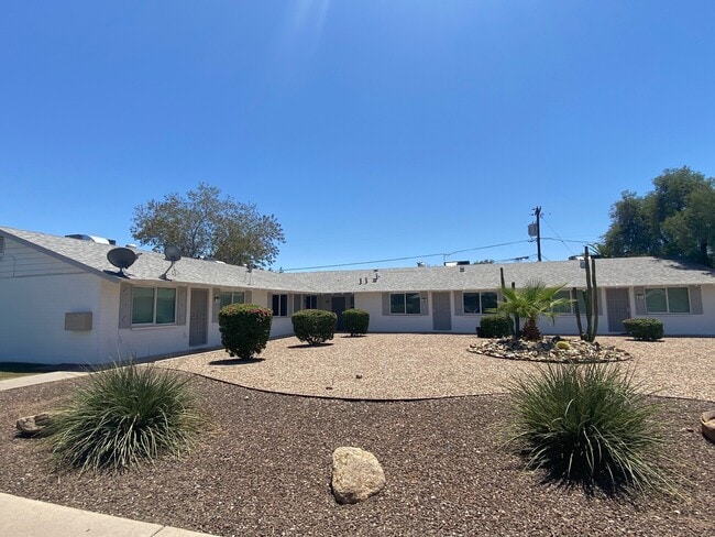 Building Photo - 5927 W Rose Ln Unit 21